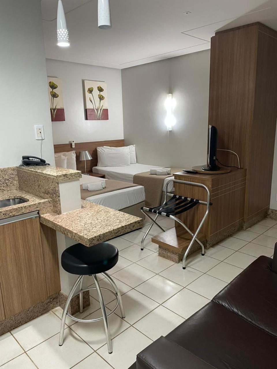 Sun Square Suites Hotel By Lual ゴイアニア エクステリア 写真